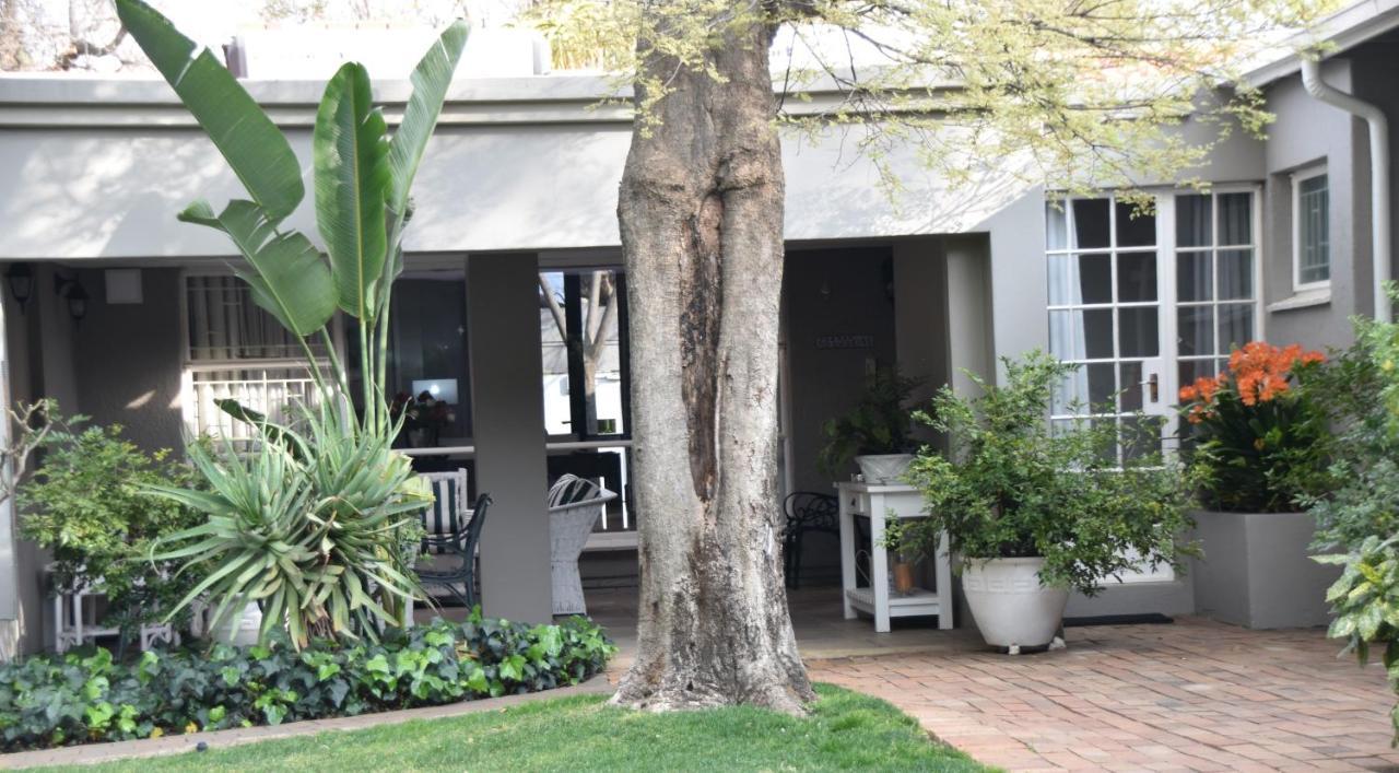 Rosebank Lodge Guesthouse By Claires Johannesburg Exterior foto